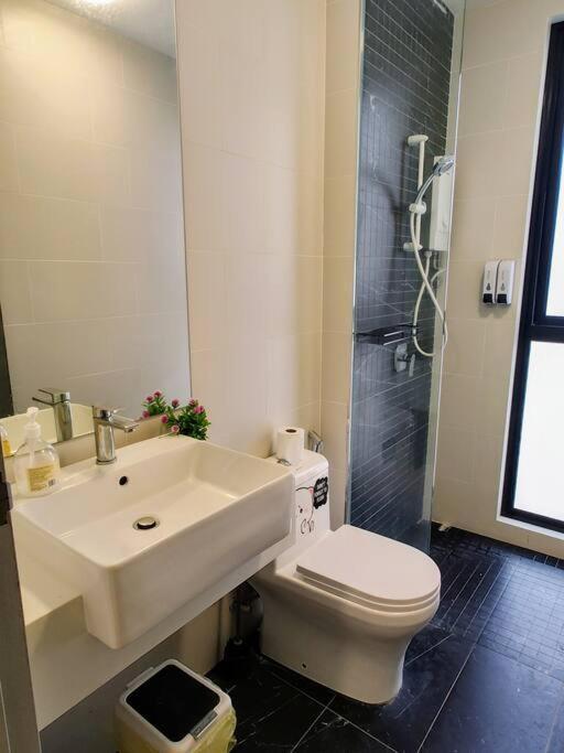 Skypool 2br 8pax Premium Beacon Penang Pangsapuri Georgetown