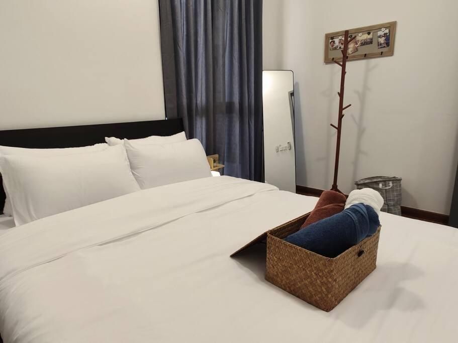 Skypool 2br 8pax Premium Beacon Penang Pangsapuri