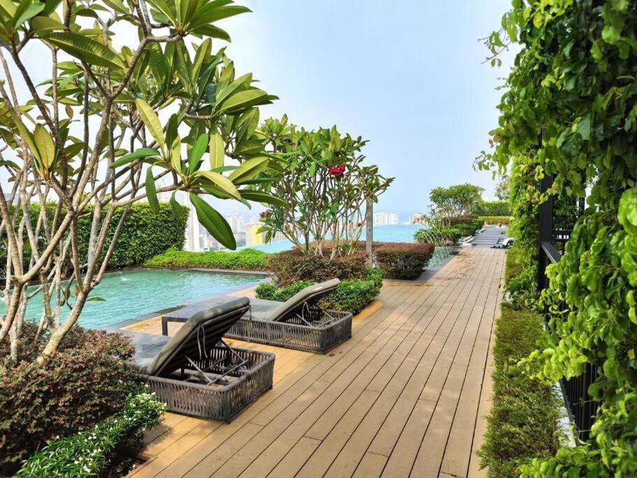 Skypool 2br 8pax Premium Beacon Penang Pangsapuri *
